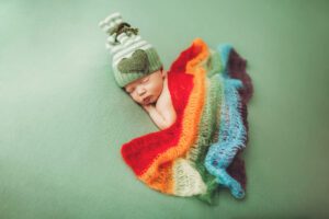 Rainbow baby boy by wiesbaden newborn photographer