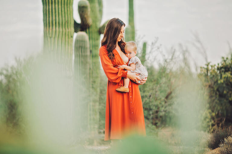 Stacy and Andie during their breastfeeding session at Saguaro National Park