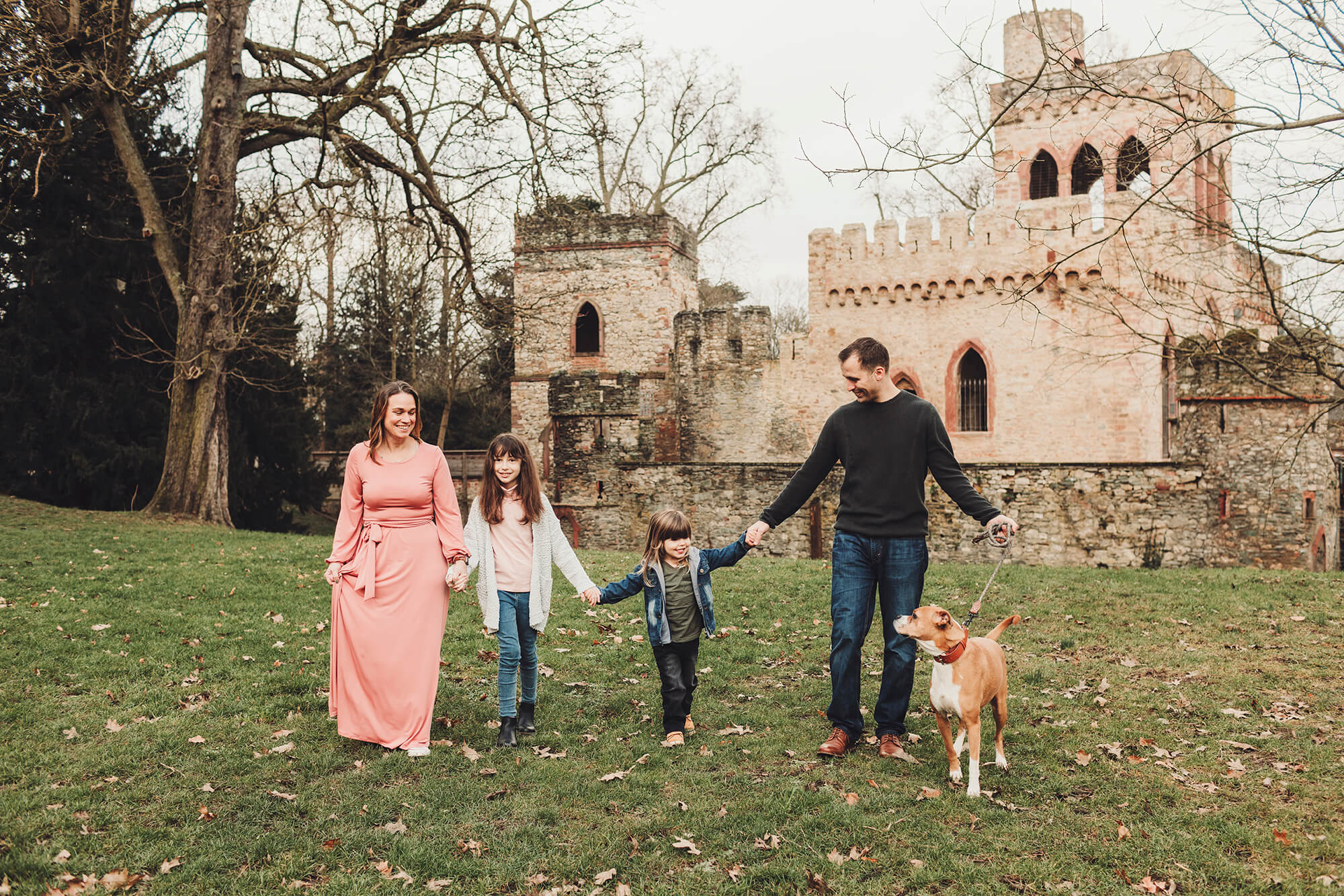 A family for a photo session at Biebrich park